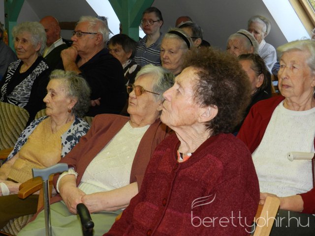 Az időseket köszöntötték 18